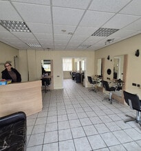 64 Coronation Rd, Liverpool to rent Interior Photo- Image 1 of 2