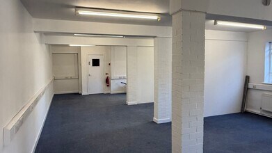 Northolt Dr, Bolton to rent Interior Photo- Image 1 of 3