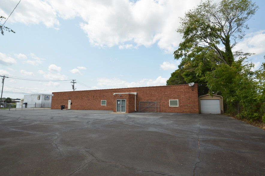 1023 Chestnut St, Winston-Salem, NC for rent - Building Photo - Image 1 of 7