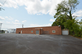 1023 Chestnut St, Winston-Salem, NC for rent Building Photo- Image 1 of 8