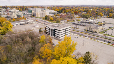 531 Davis Dr, Newmarket, ON - aerial  map view