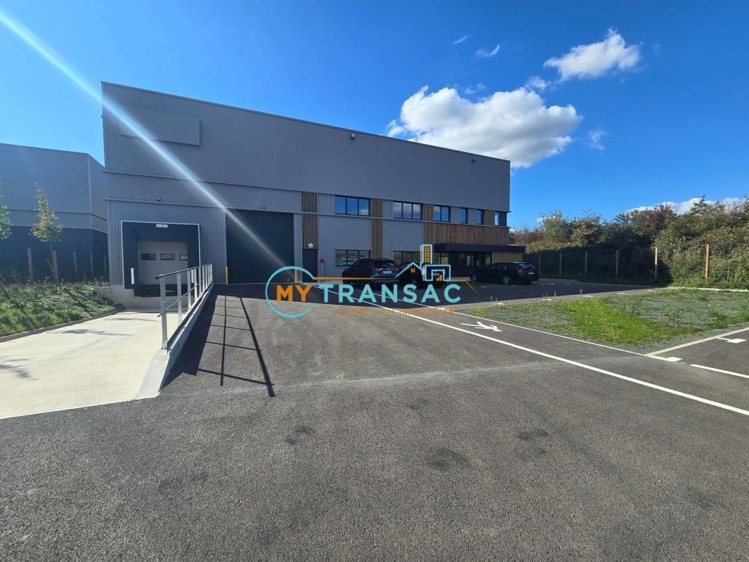 Industrial in Vaires-sur-Marne to rent Building Photo- Image 1 of 9