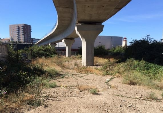 Oriental Way, London to rent - Building Photo - Image 1 of 3