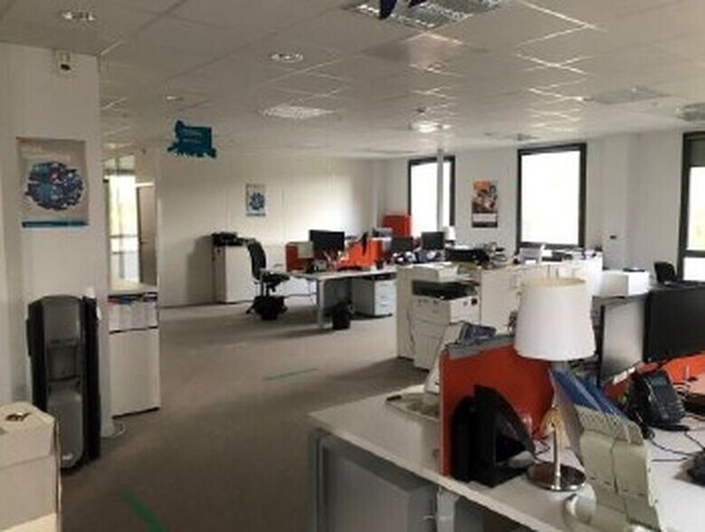 Office in Limonest to rent - Interior Photo - Image 3 of 5
