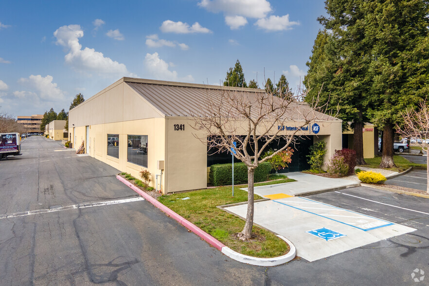 1341-1353 Redwood Way, Petaluma, CA for sale - Primary Photo - Image 1 of 7