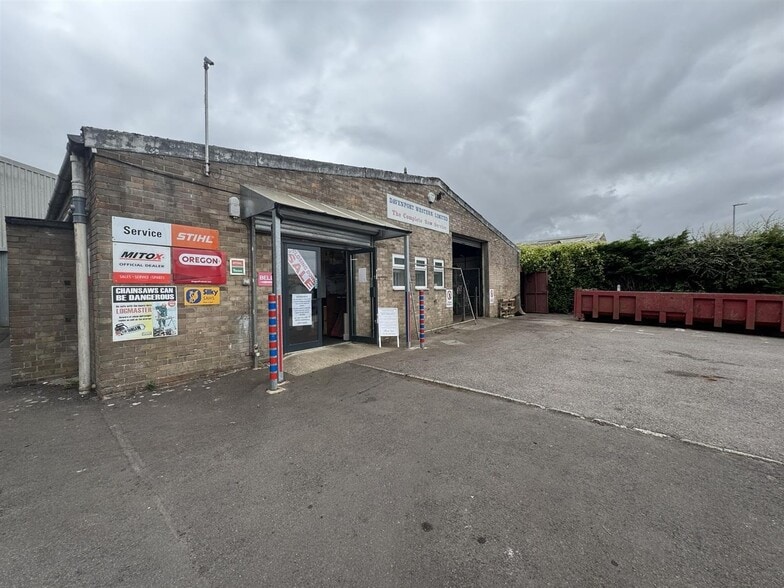 26 Oxford Road, Yeovil for sale - Building Photo - Image 1 of 13