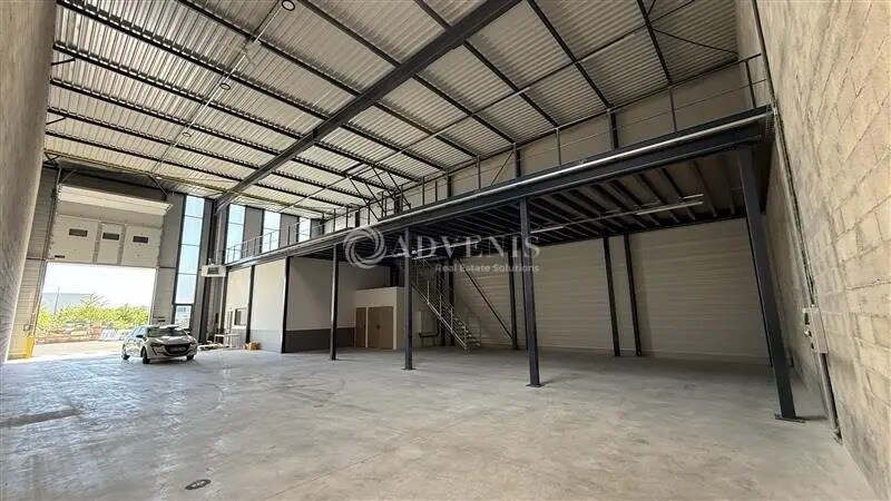 Location Local d'activités 601 m² - Photo 1