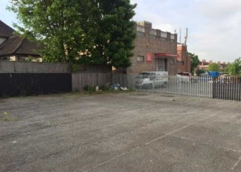 Southmead Rd, Bristol for sale - Primary Photo - Image 1 of 1