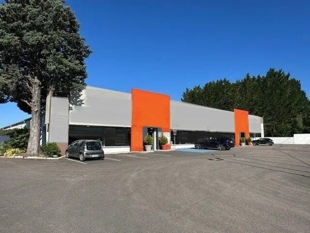 Vente Local d'activités 3 738 m² - Photo 1