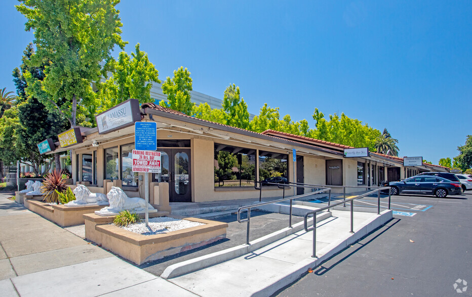 2089-2099 S Bascom Ave, Campbell, CA for rent - Building Photo - Image 1 of 3