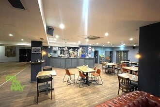 Albion Way, Horsham to rent Interior Photo- Image 2 of 8