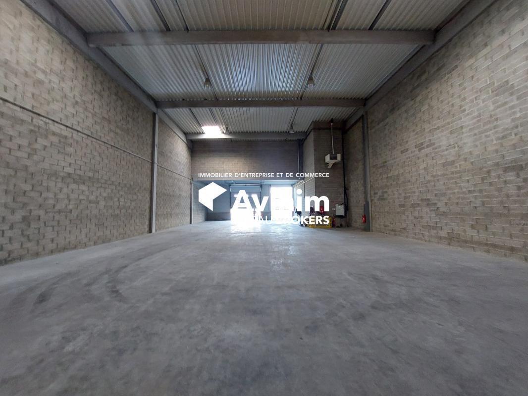 Industrial in Élancourt to rent Interior Photo- Image 1 of 2