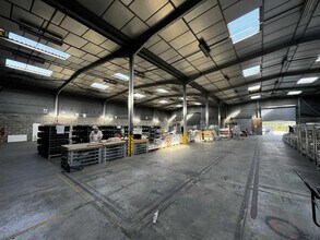 Office in Vaulx-en-Velin to rent Interior Photo- Image 1 of 1