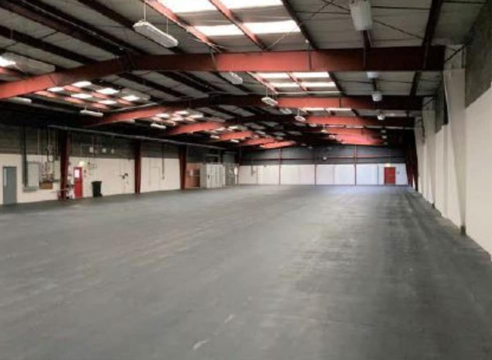 4 Borrowmeadow Rd, Stirling to rent Interior Photo- Image 1 of 2