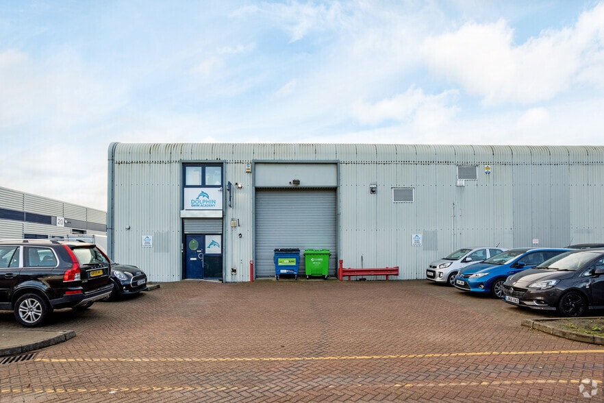 Church Rd, Mitcham to rent - Building Photo - Image 3 of 3