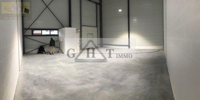 Industrial in Bussy-Saint-Georges to rent Interior Photo- Image 1 of 7