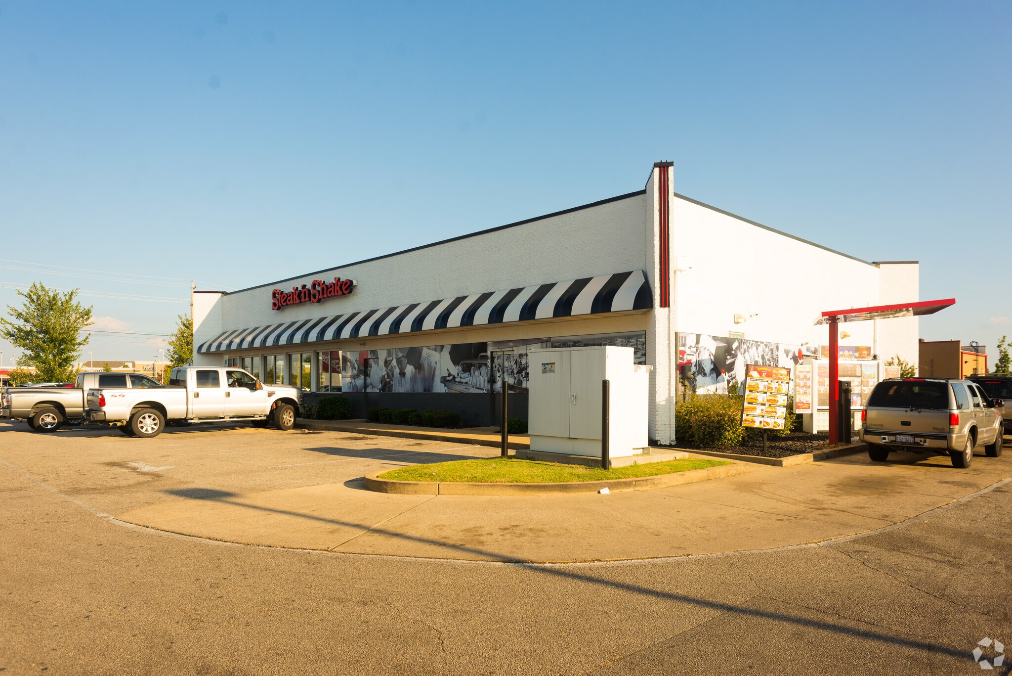 4199 Hacks Cross Rd, Memphis, TN for sale Primary Photo- Image 1 of 1