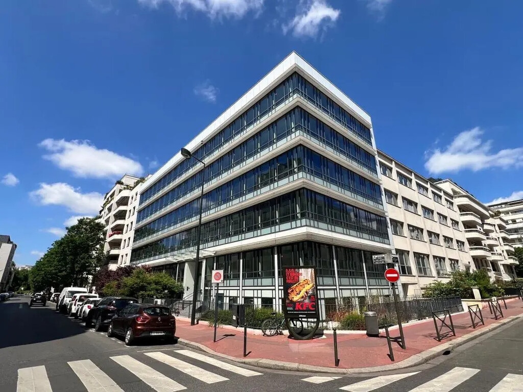 Location Bureaux 2 389 m² - Photo 1