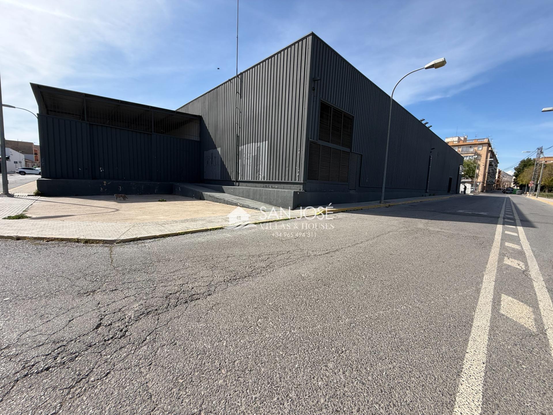 Industrial in Novelda, Alicante to rent Building Photo- Image 1 of 11