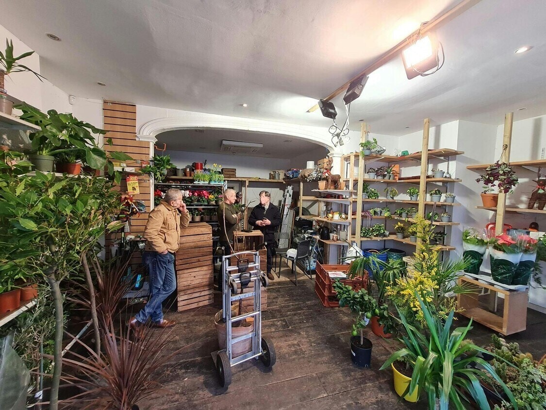 223 Upper Richmond Rd, London for sale Interior Photo- Image 1 of 4