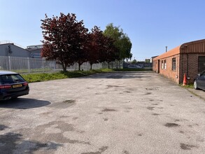 1 Farrar Close, Newark to rent Building Photo- Image 1 of 4