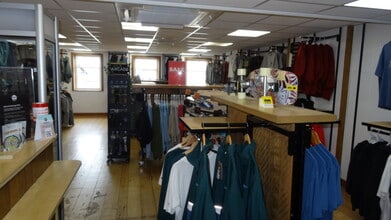 35-37 Queen St, Bude to rent Interior Photo- Image 2 of 10