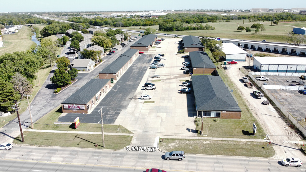 2624-2628 S Oliver St, Wichita, KS for rent - Building Photo - Image 1 of 5