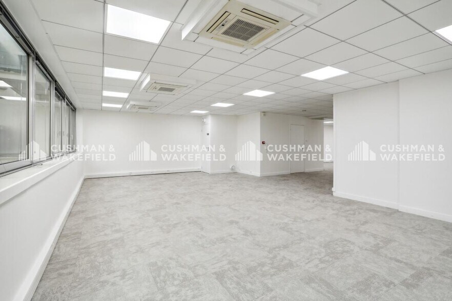 18 Rue Kleber, Courbevoie to rent - Interior Photo - Image 2 of 14
