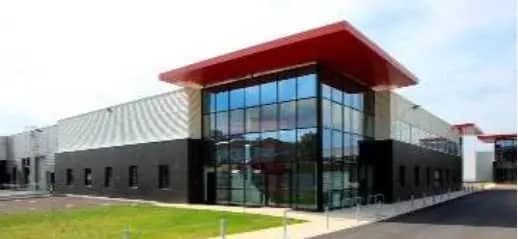 Office in La Courneuve to rent Building Photo- Image 1 of 2