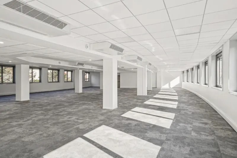 Office in Lyon to rent Interior Photo- Image 1 of 10