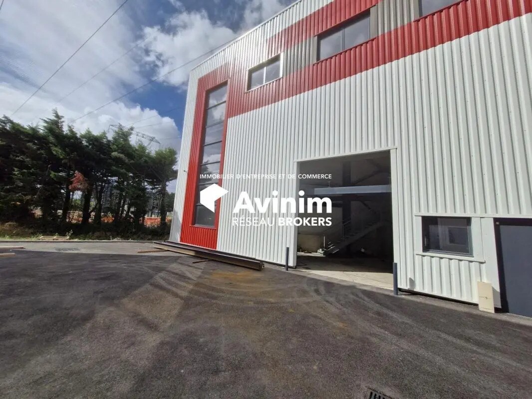 Industrial in Tremblay-en-France to rent Building Photo- Image 1 of 6