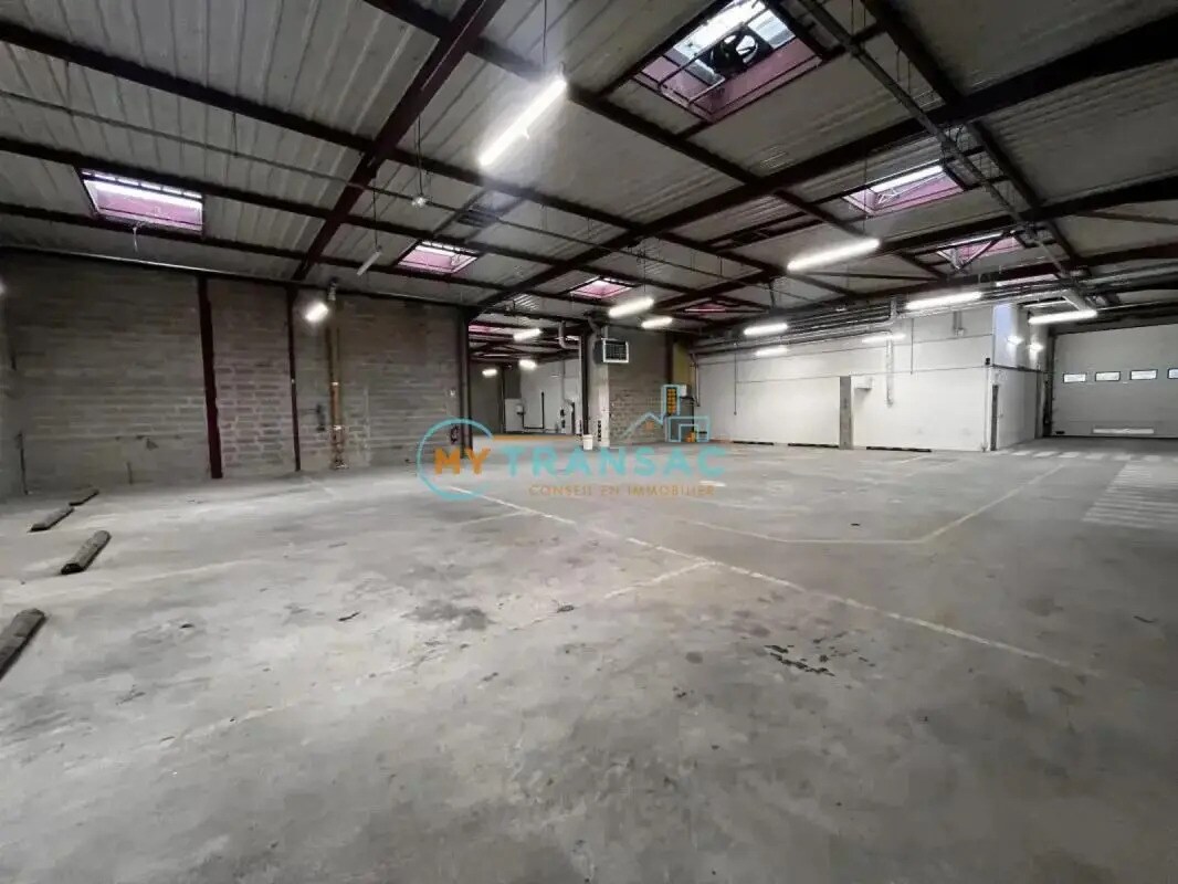 Light Industrial in Neuilly-sur-Marne to rent Interior Photo- Image 1 of 15