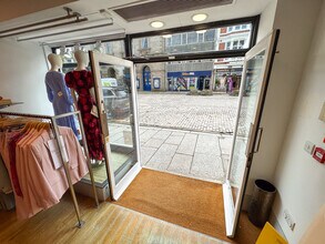 27-27B Boscawen St, Truro to rent Interior Photo- Image 1 of 5