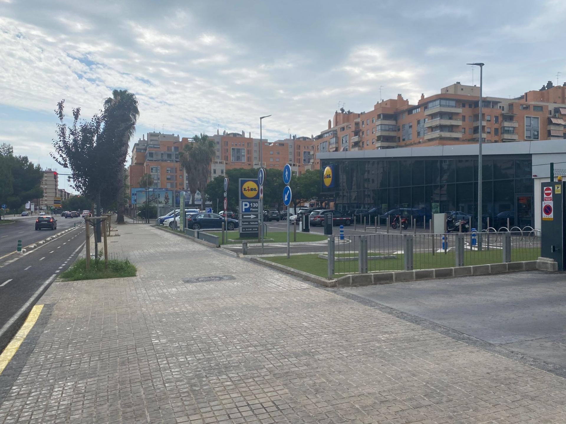 Retail in València for sale Building Photo- Image 1 of 9