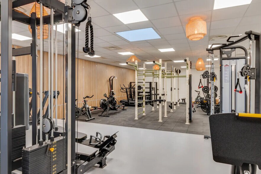 2 Impasse Serge Reggiani, Saint-Herblain to rent - Interior Photo - Image 2 of 5