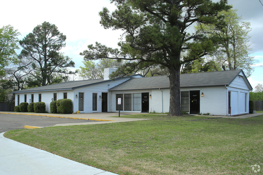 10755 E Admiral Pl, Tulsa, OK for sale - Primary Photo - Image 1 of 1