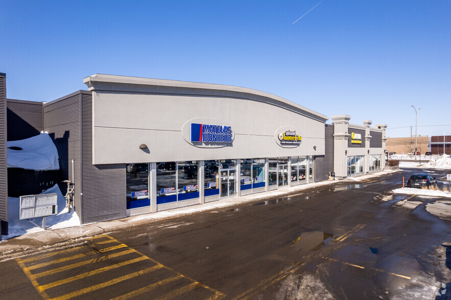 980 Av Saint-Charles, Vaudreuil-dorion, QC for rent - Building Photo - Image 2 of 5