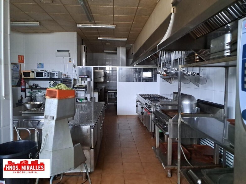 Retail in Crevillent for sale - Building Photo - Image 1 of 3