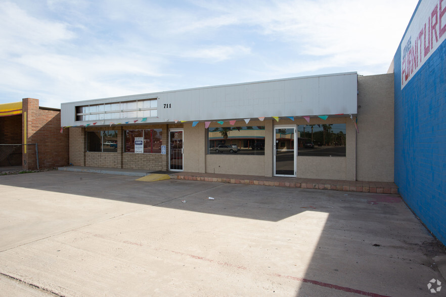 711 E Florence Blvd, Casa Grande, AZ for rent - Building Photo - Image 1 of 2