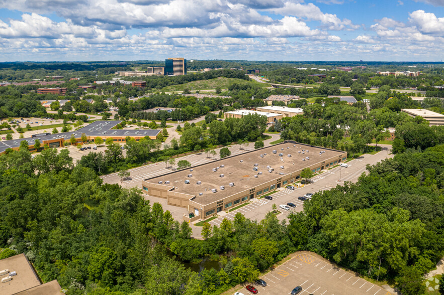 6455 Flying Cloud Dr, Eden Prairie, MN for rent - Building Photo - Image 2 of 5