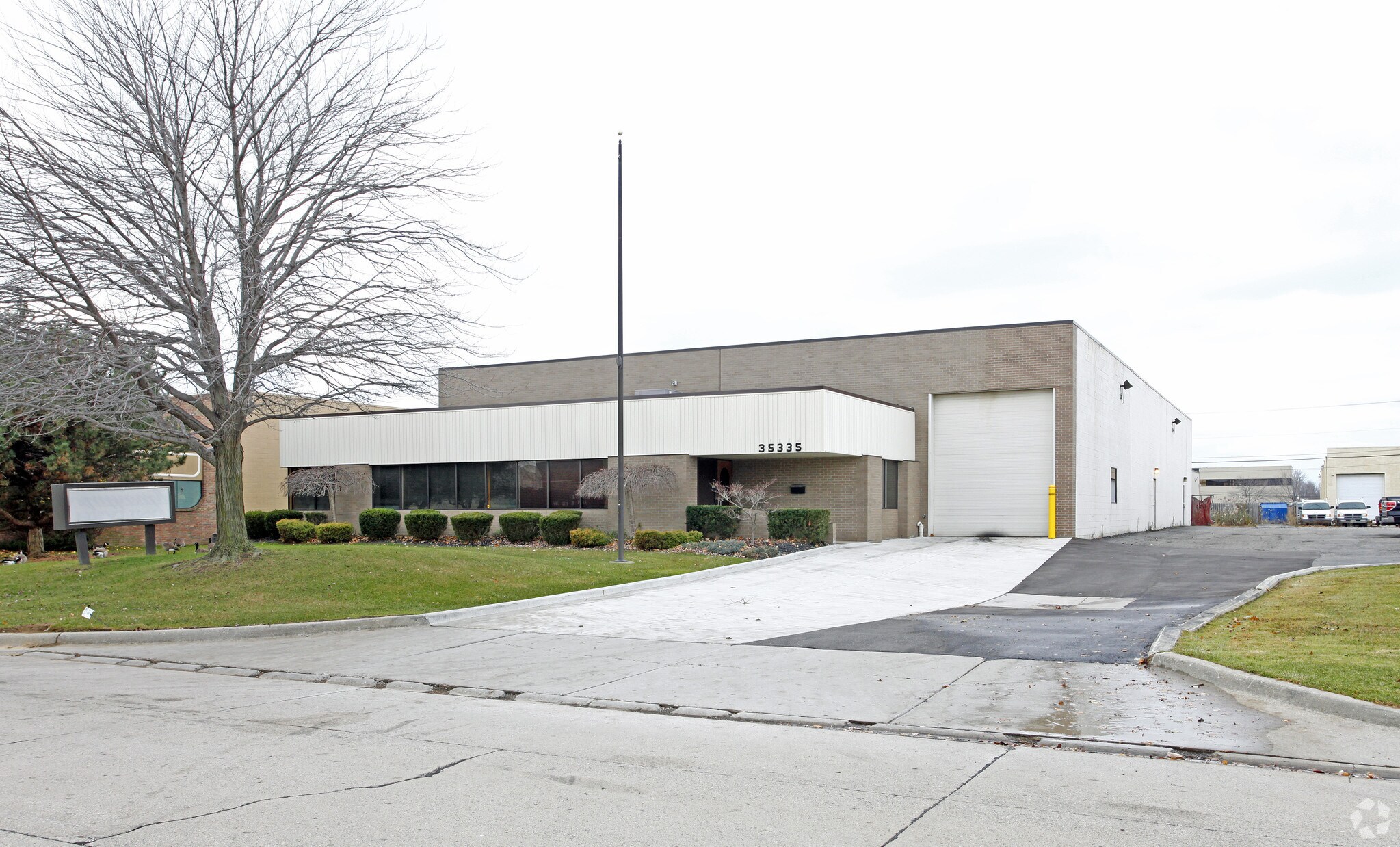 35335 Beattie Dr, Sterling Heights, MI for sale Primary Photo- Image 1 of 1