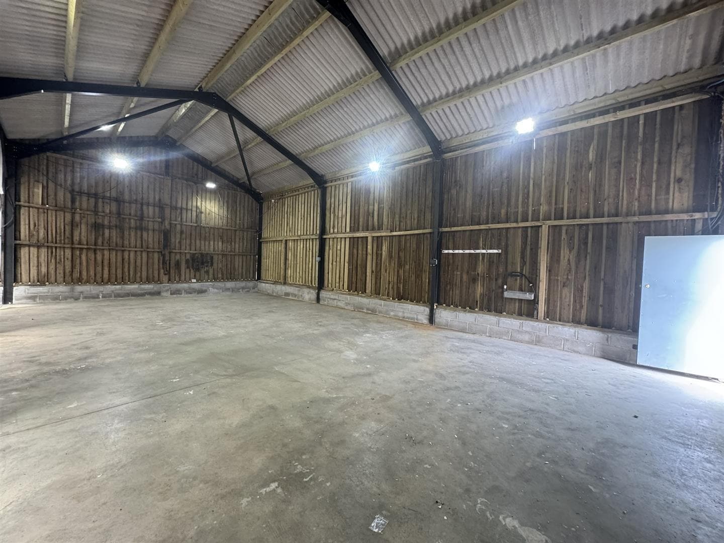 Bowden Rd, Henstridge to rent Interior Photo- Image 1 of 3