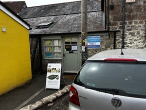 6-8 Bell St, Shaftesbury to rent Building Photo- Image 1 of 8