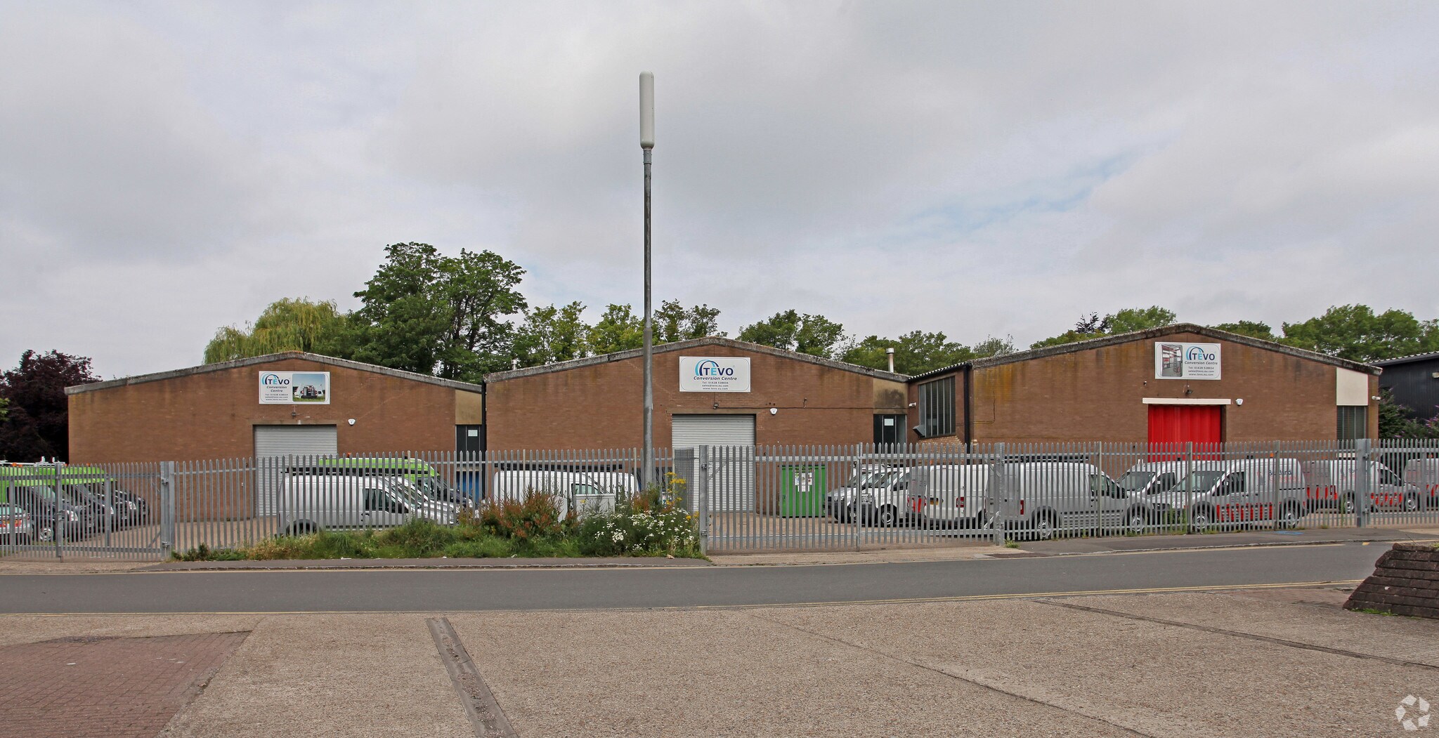 Wessex Rd, Bourne End to rent Primary Photo- Image 1 of 7