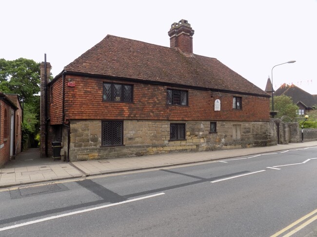 More details for 42 High St, Battle - Office to Rent