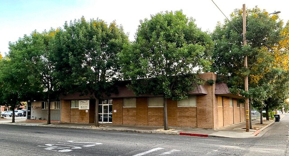 227-229 N West St, Visalia, CA for rent - Building Photo - Image 1 of 11