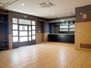 Retail in Mora, Toledo to rent Interior Photo- Image 2 of 17