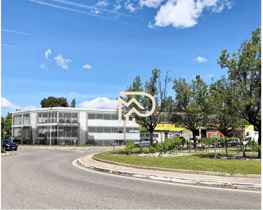 Location Bureaux 163 m² - Photo 1