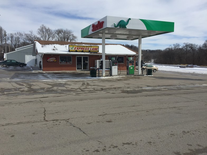 103 S East St, Weeping Water, NE for sale - Primary Photo - Image 1 of 1