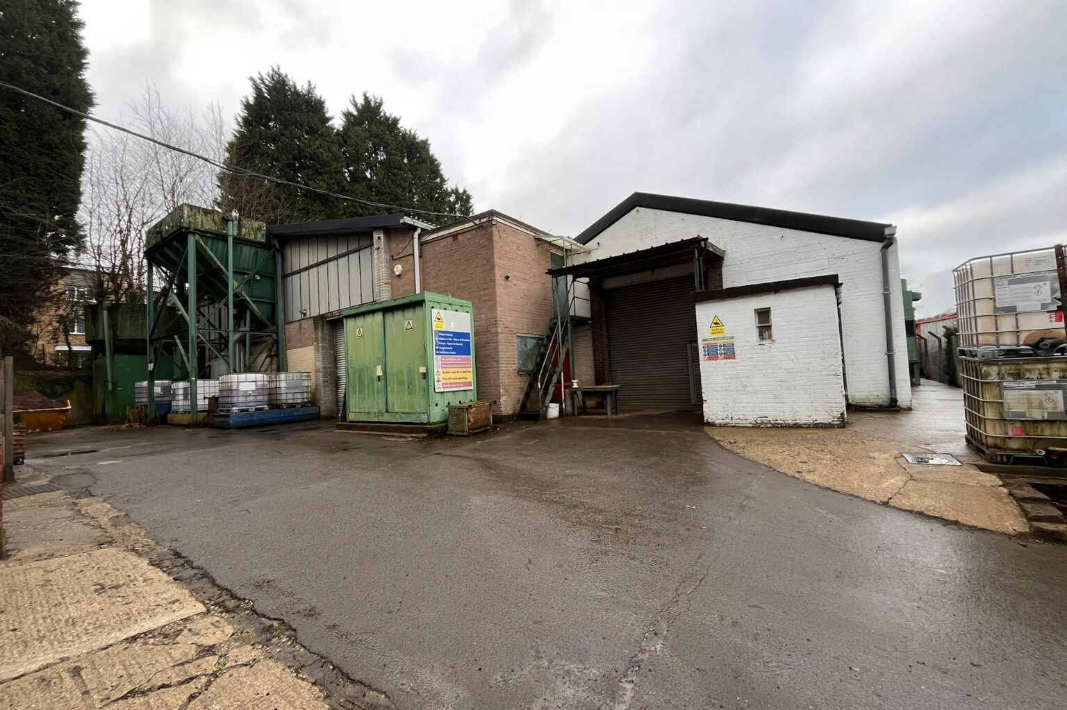 208 Bellingdon Rd, Chesham for sale Primary Photo- Image 1 of 2